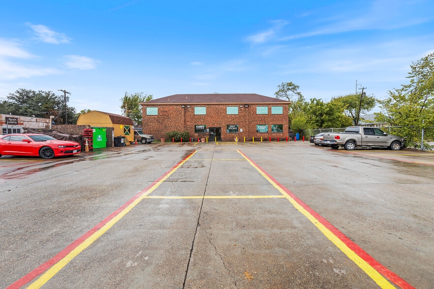 More Photos Of 2717 Martin Luther King Jr Blvd, Dallas Flex For Sale