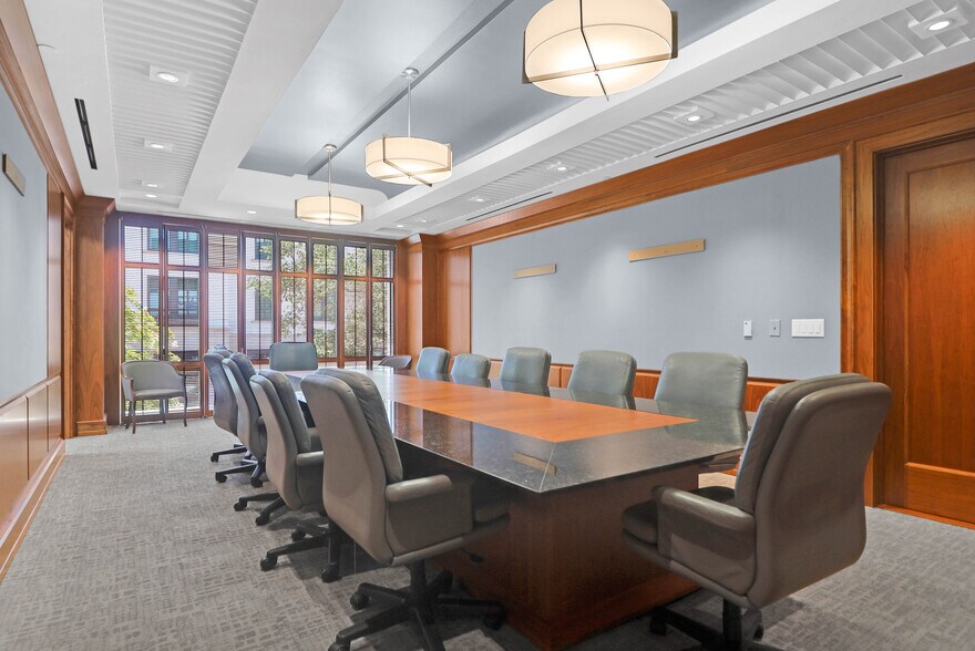 More Photos Of 40 Calhoun St, Charleston Office For Lease