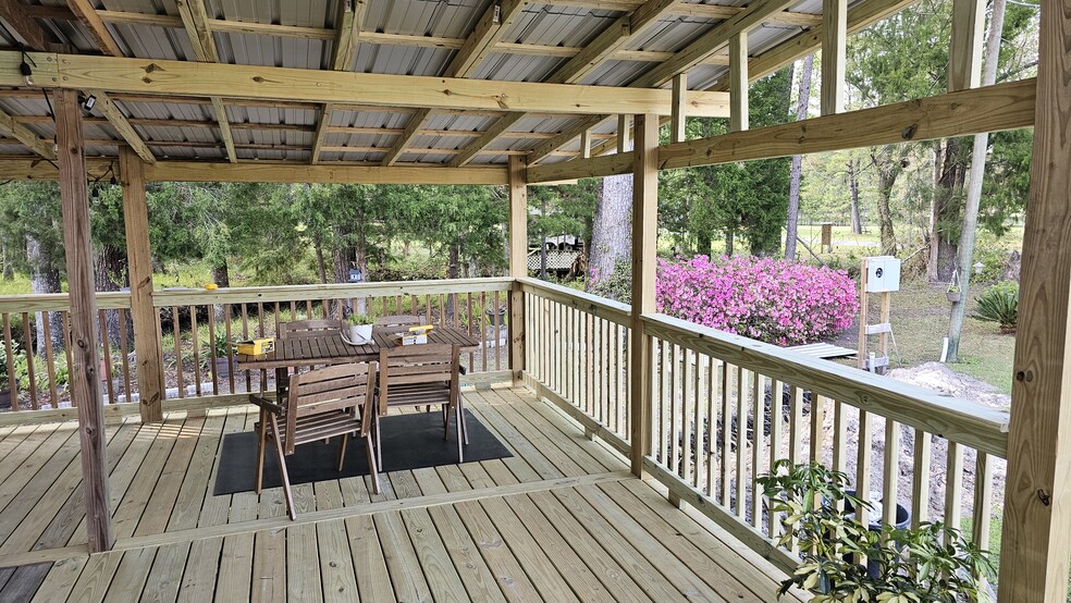 More Photos Of 220 SE Rose Cove Gln, Lake City Manufactured Housing Mobile Home Park For Sale