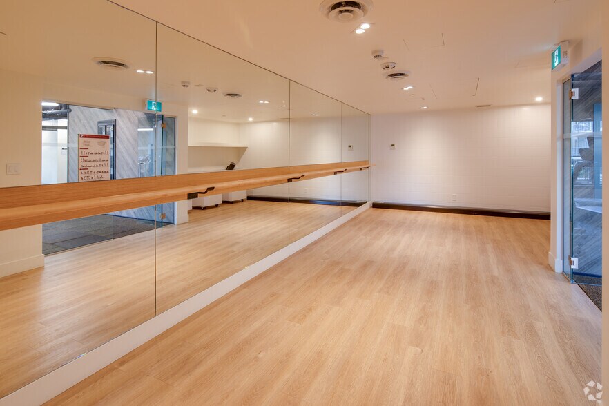 More Photos Of 1700 Blanshard St, Victoria Apartments For Lease