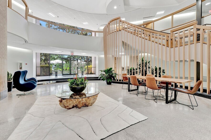 More Photos Of 4904 Eisenhower Blvd, Tampa Office For Lease