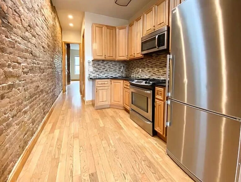 More Photos Of 550 Bainbridge St, Brooklyn Apartments For Sale