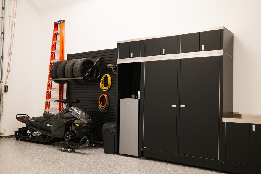 More Photos Of 27201 Township Road 532A, Parkland County Self Storage For Sale