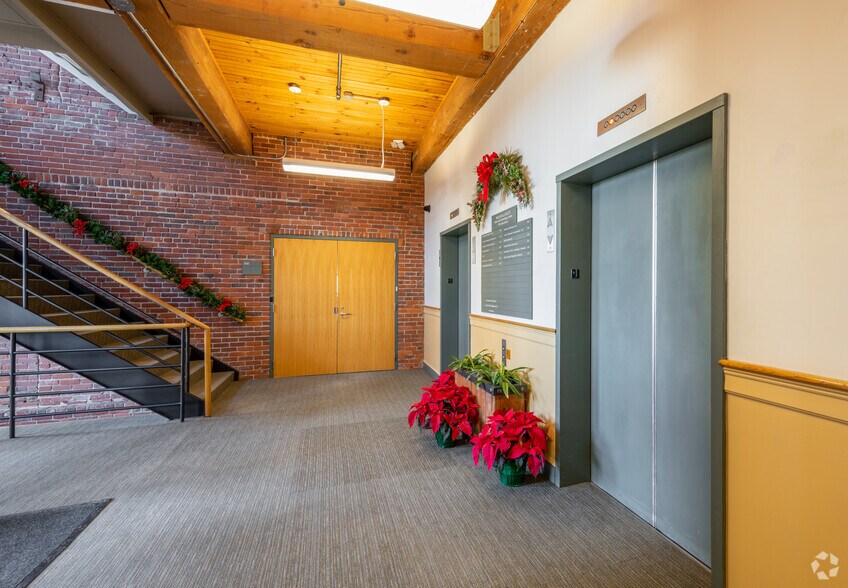 More Photos Of 175 Cabot St, Lowell Unknown For Lease