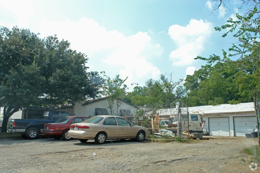 More Photos Of 2912 Stanley Ave, Fort Worth Industrial For Sale