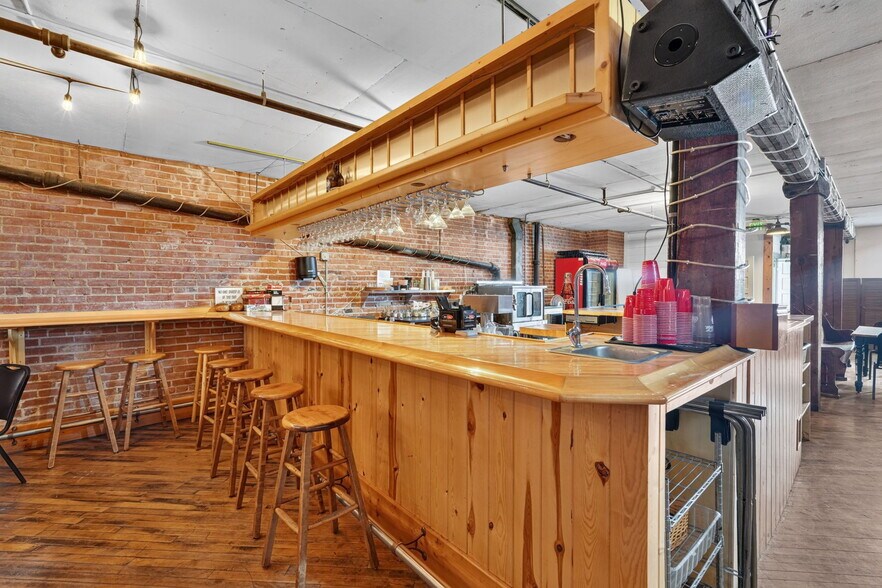 More Photos Of 615 S 1st Ave, Pocatello Restaurant For Sale