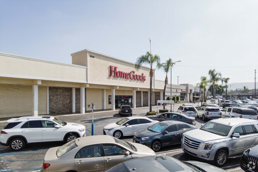 More Photos Of 5500-5536 Reseda Blvd, Tarzana Storefront Retail Office For Lease