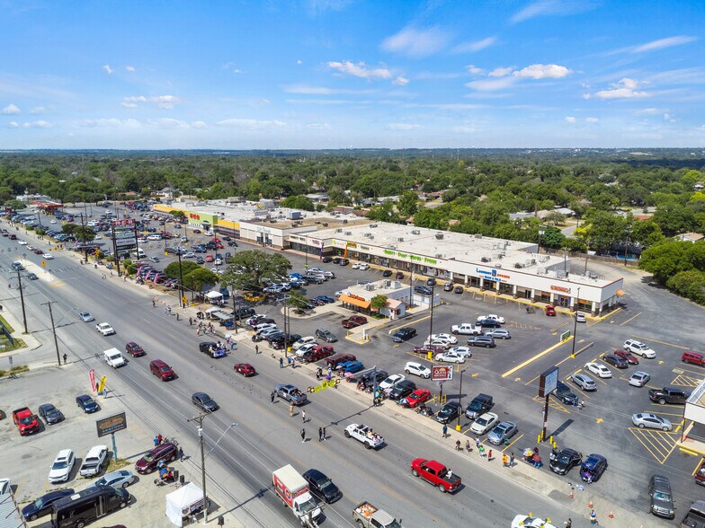 More Photos Of 907-1015 S WW White Rd, San Antonio Freestanding For Lease