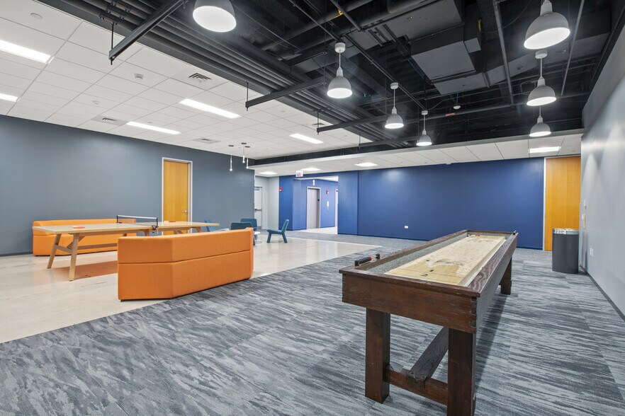 More Photos Of 3333 Finley Rd, Downers Grove Office For Lease