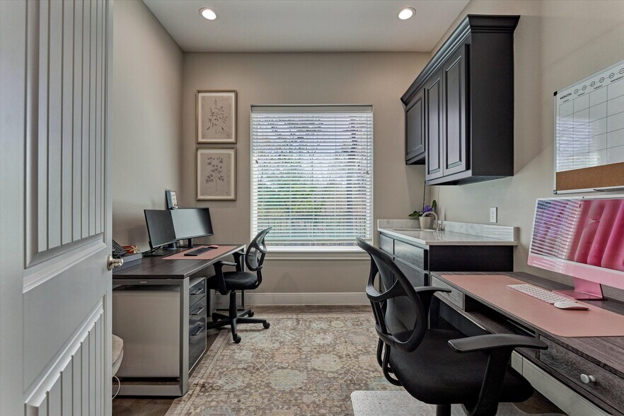 More Photos Of 1902 Longmire Road, Conroe Medical For Lease