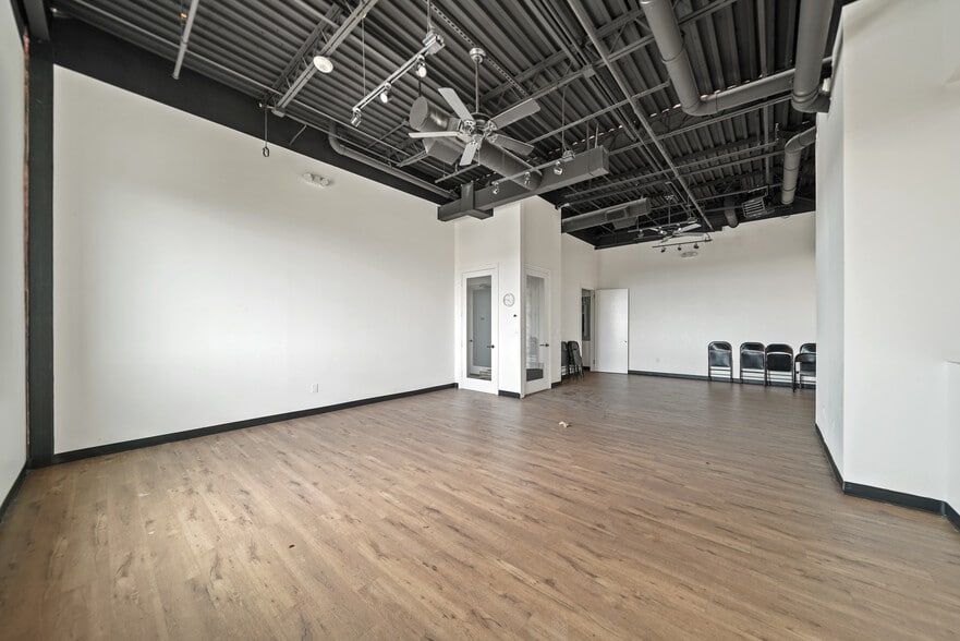 More Photos Of 6514 Highway 90A, Sugar Land Medical For Lease