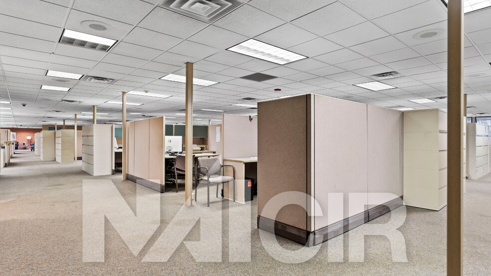 More Photos Of 27 Brookwood Ave, Carlisle Office For Sale