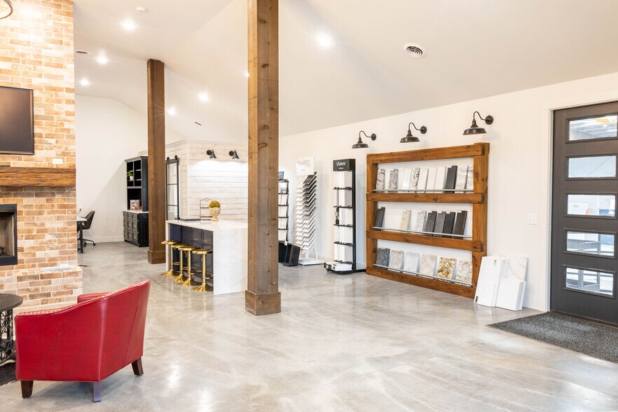 More Photos Of 5830 Highway 231 S, Castalian Springs Showroom For Sale