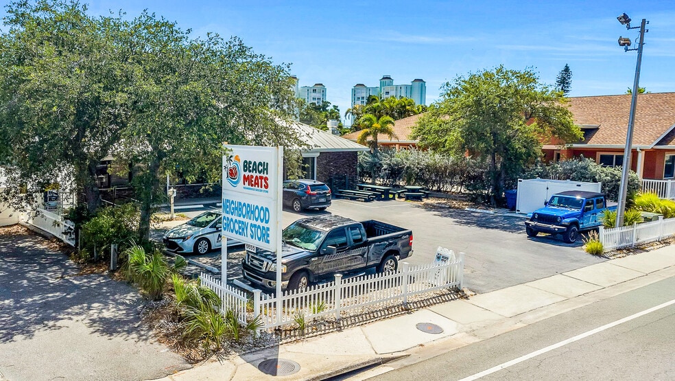 More Photos Of 6655 Gulf Blvd, Saint Petersburg Freestanding For Sale