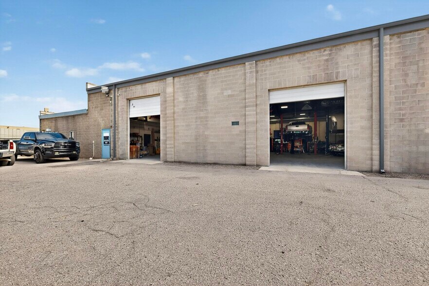 More Photos Of 2105 Aztec Rd NE, Albuquerque Warehouse For Sale