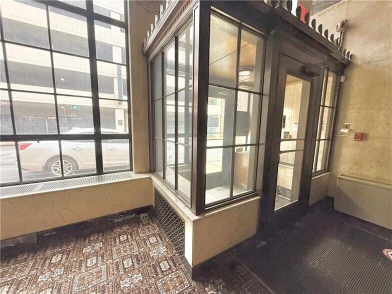 More Photos Of 27 E Mercer St, New Castle Office For Sale