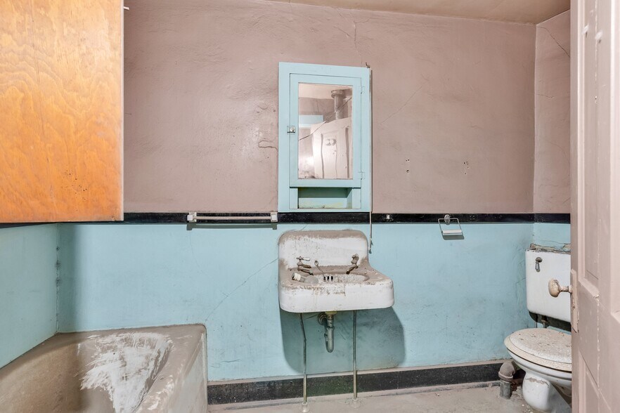 More Photos Of 111-117 Central Plz, Pueblo Storefront Retail Residential For Sale