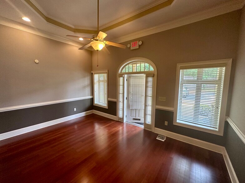 More Photos Of 4720 Peachtree Industrial Blvd, Berkeley Lake Office For Lease