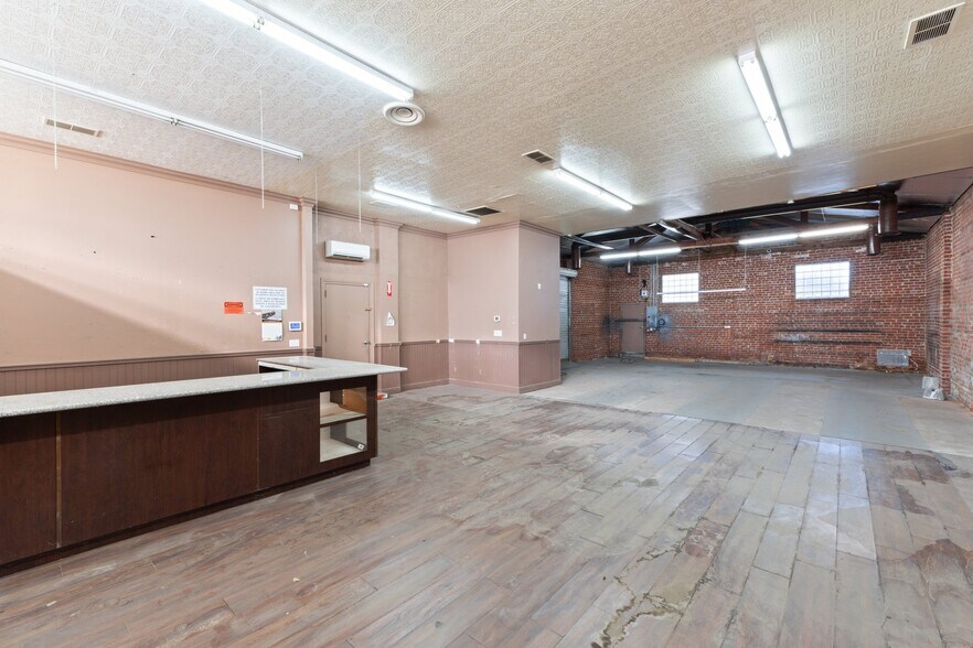 More Photos Of 1100 N Fresno St, Fresno Service For Sale