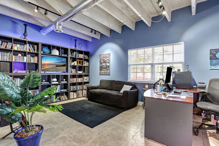 More Photos Of 3496 NE 12th Ter, Oakland Park Warehouse For Sale