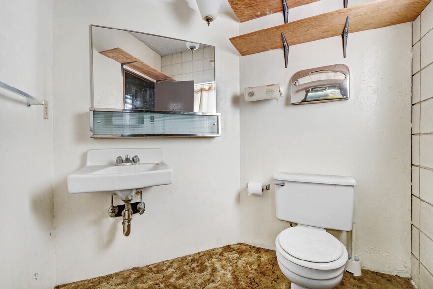 More Photos Of 26325 Pine Ave, Rimforest Freestanding For Sale