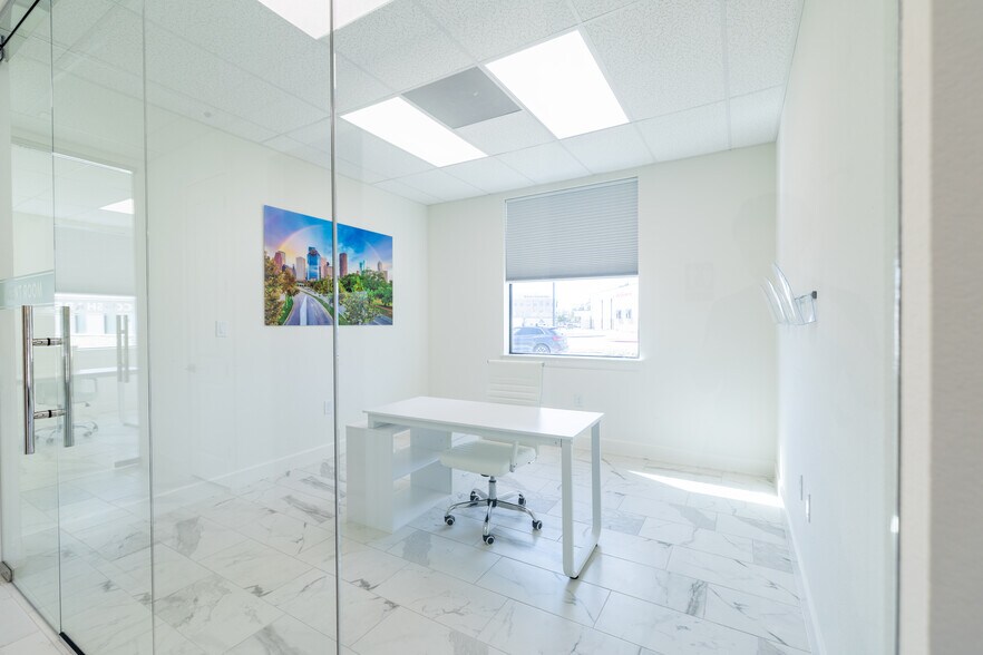More Photos Of 17904 W Lake Houston Pky, Atascocita Medical For Sale