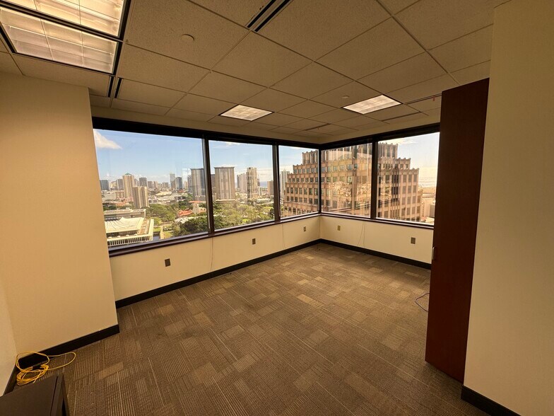 More Photos Of 1100 Alakea St, Honolulu Office For Sale