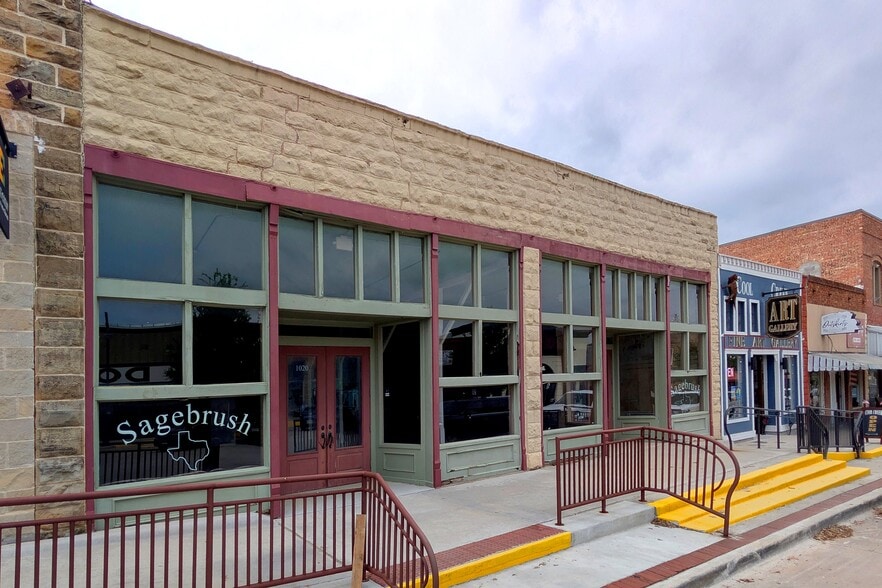 Primary Photo Of 1020 Halsell St, Bridgeport Flex For Sale