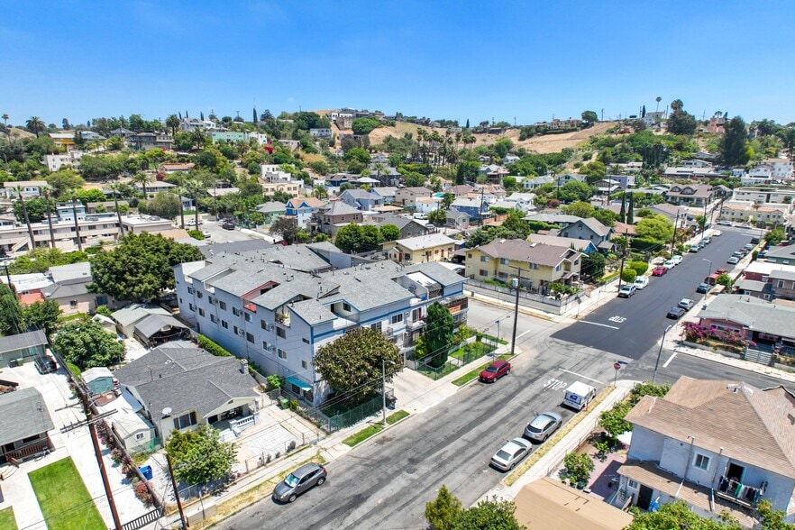 More Photos Of 2505 Hancock St, Los Angeles Apartments For Sale