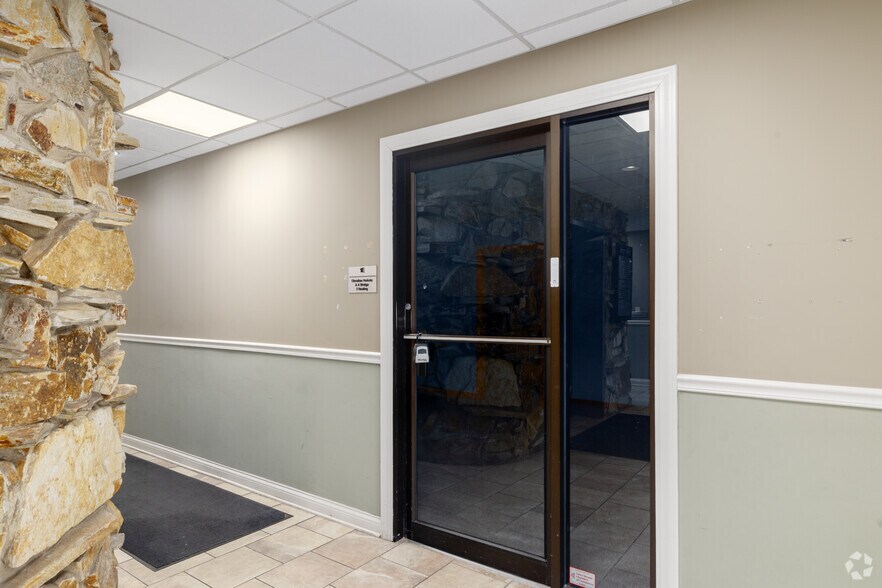More Photos Of 930 W 175th St, Homewood Office For Sale
