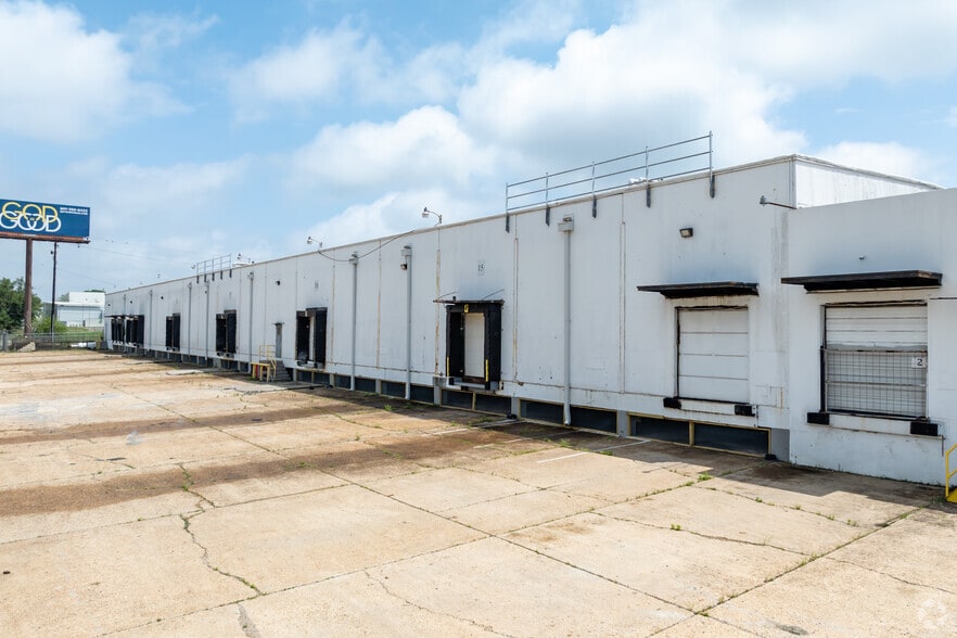 More Photos Of 1100 E Parkway S, Memphis Refrigeration Cold Storage For Lease