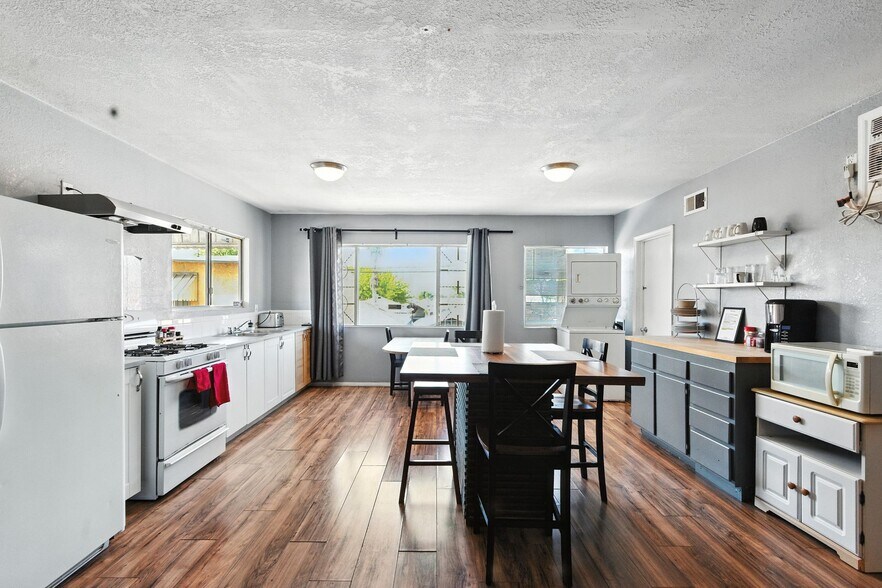 More Photos Of 5332 Beverly Blvd, Los Angeles Office Residential For Sale