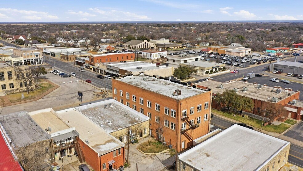 More Photos Of 100 W Central Ave, Comanche General Retail For Sale