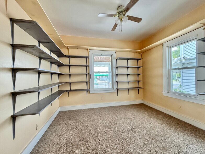 More Photos Of 4529 11th St, Rock Island Office For Sale