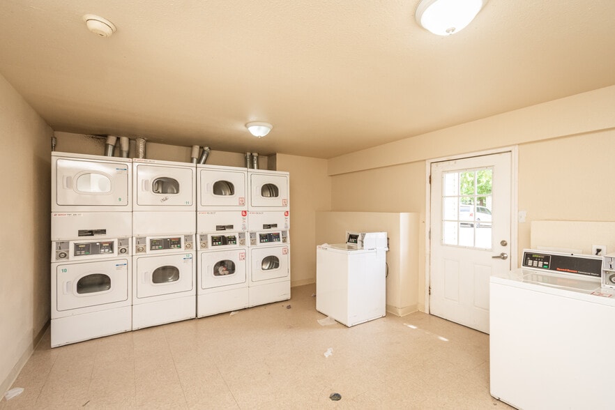 More Photos Of 3429 Evergreen Cir, West Sacramento Apartments For Sale