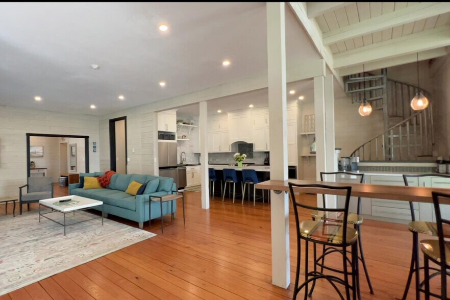 More Photos Of 156 Teaticket Hwy, Falmouth Freestanding For Sale