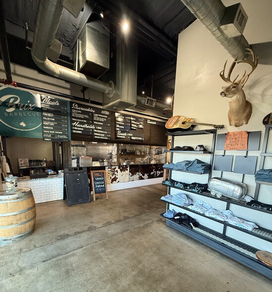 More Photos Of 1012 S Main St, Fort Worth General Retail For Sale