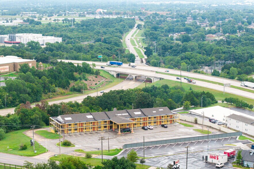 More Photos Of 1400 NE 63rd St, Oklahoma City Hotel For Sale