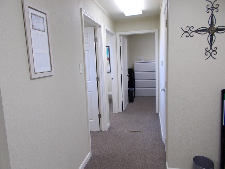 More Photos Of 1350-1358 D'Adrian Professional Pky, Godfrey Medical For Lease