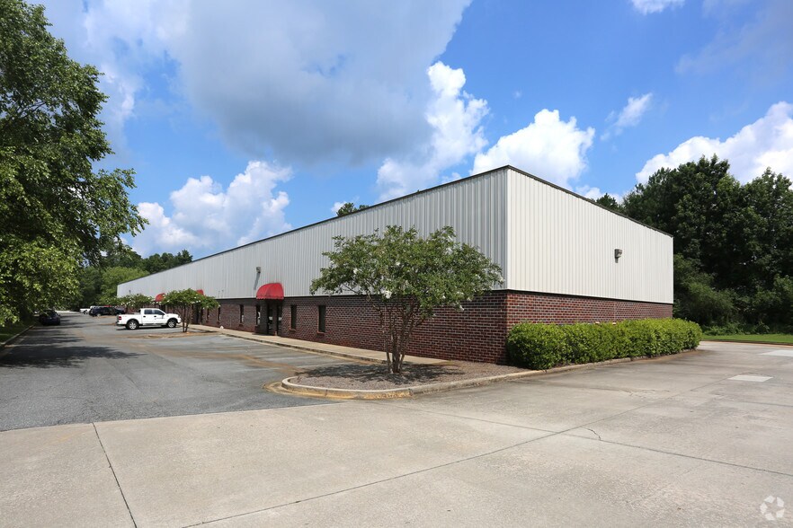 Primary Photo Of 1370 Union Hill Industrial Ct, Alpharetta Warehouse For Lease