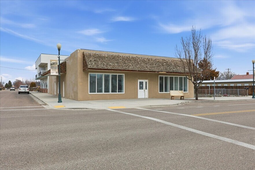 Primary Photo Of 437 SW 3rd St, Fruitland Freestanding For Sale