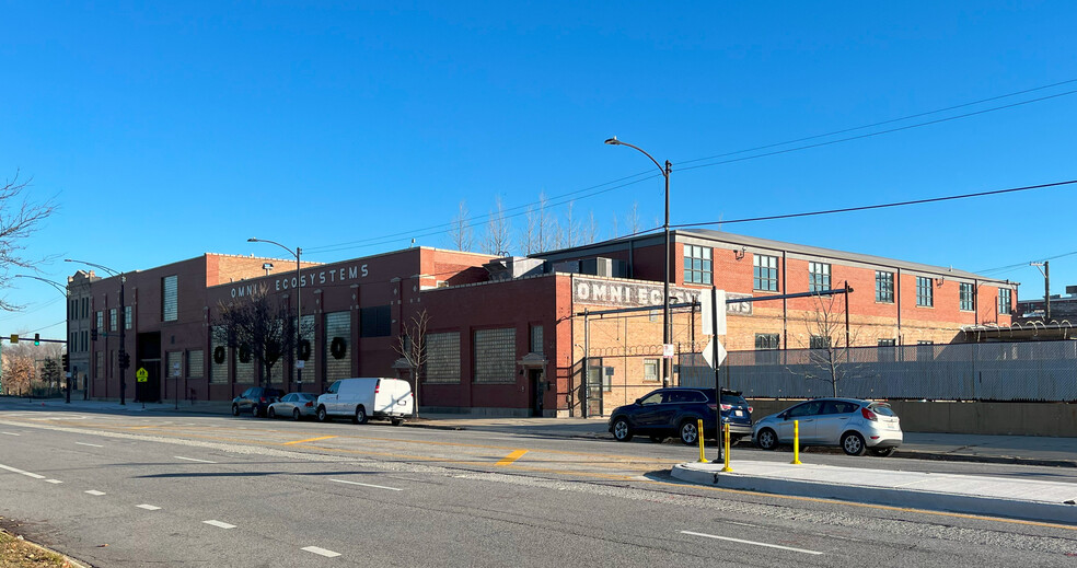 More Photos Of 4127 S State St, Chicago Manufacturing For Lease