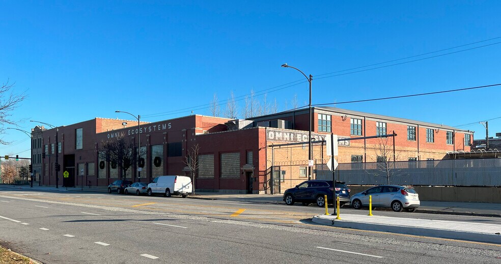 More Photos Of 4131 S State St, Chicago Manufacturing For Sale