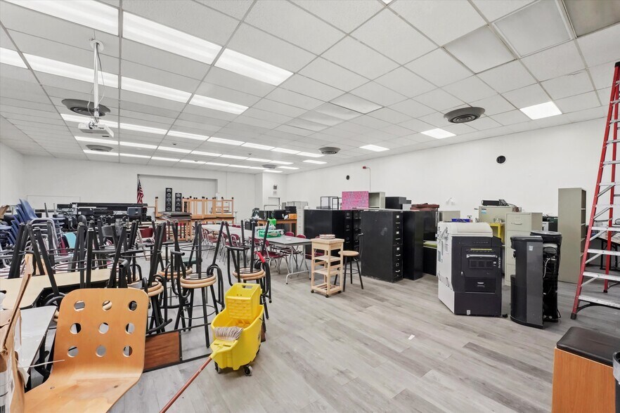 More Photos Of 5352 W Chicago Ave, Chicago Storefront Retail Office For Sale