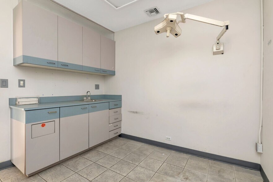 More Photos Of 1201 S Myrtle Ave, Clearwater Medical For Sale