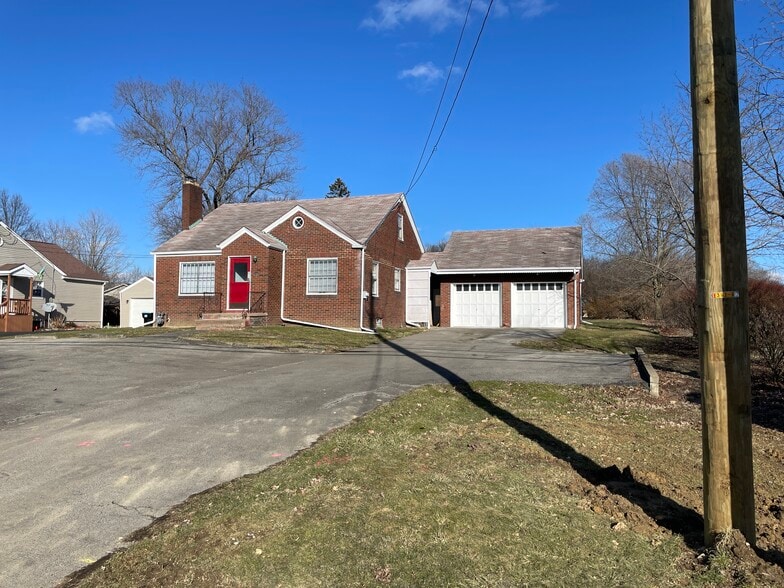 Primary Photo Of 246 N Buhl Farm Dr, Hermitage Flex For Sale