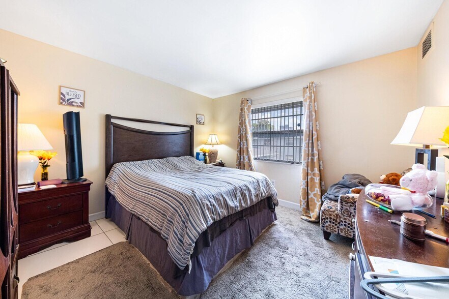 More Photos Of 2221 NW 58th Ave, Lauderhill Apartments For Sale