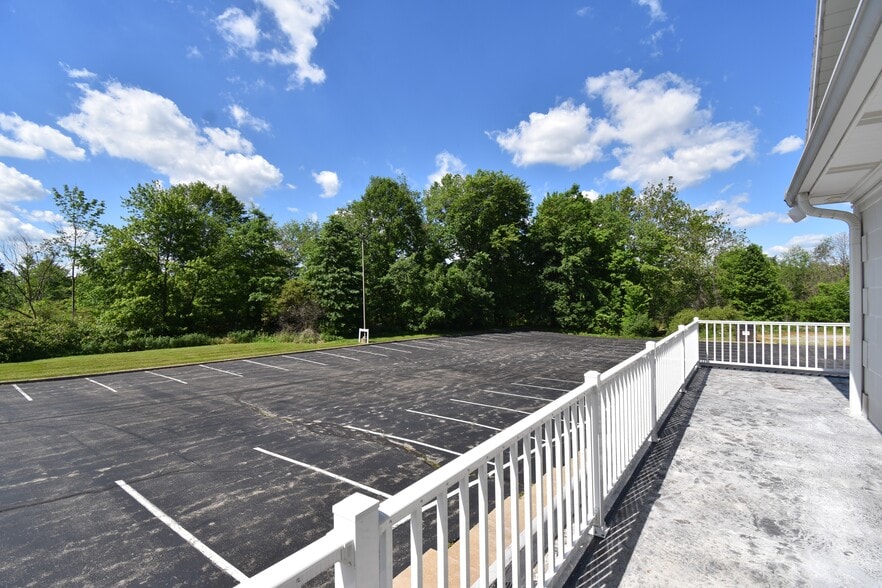 More Photos Of 972 Youngstown Kingsville Rd, Vienna Office For Sale