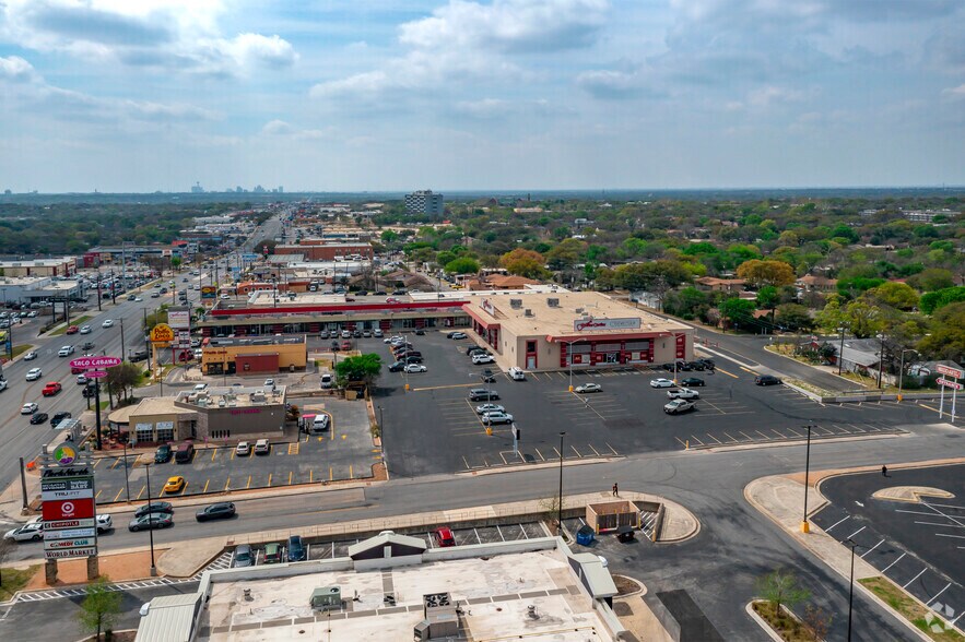 More Photos Of 7311-7327 San Pedro Ave, San Antonio Storefront For Lease