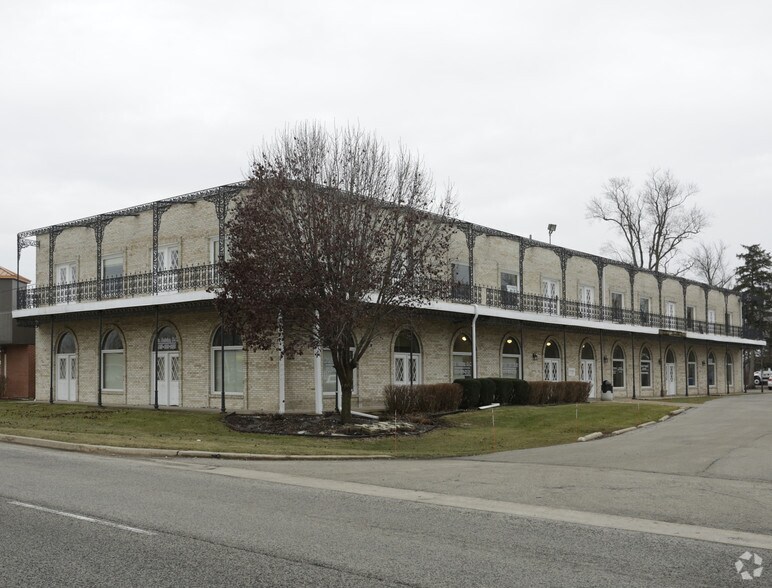 More Photos Of 2430 Plainfield Rd, Crest Hill Medical For Lease